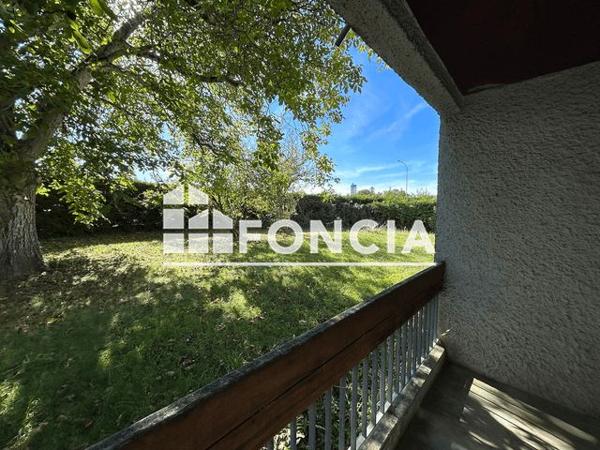 Location Appartement 2 pièces 47.9 m² - 2 AVENUE MONSEIGNEUR CHAUVIN Jonzac 17500