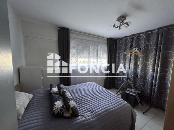 Location Appartement 2 pièces 47.9 m² - 2 AVENUE MONSEIGNEUR CHAUVIN Jonzac 17500