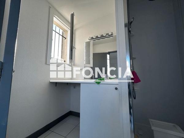 Location Appartement 2 pièces 47.9 m² - 2 AVENUE MONSEIGNEUR CHAUVIN Jonzac 17500