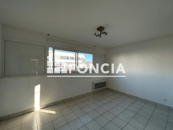 Location Appartement 2 pièces 47.9 m² - 2 AVENUE MONSEIGNEUR CHAUVIN Jonzac 17500