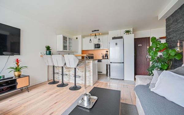 Appartement à vendre    2 pièces • 44,82 m2 Paris 19