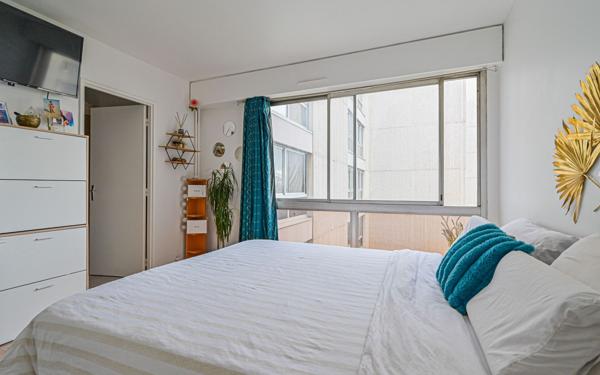 Appartement à vendre    2 pièces • 44,82 m2 Paris 19