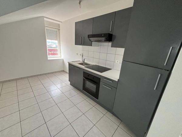 Appartement à louer 4 pièces 85.57m²