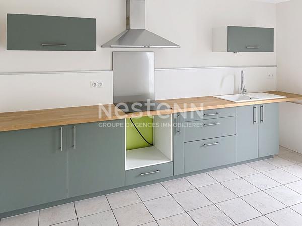 Vivre au coeur de Briollay : maison avec garage et jardin