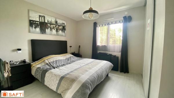 Maison récente dans un cadre verdoyant