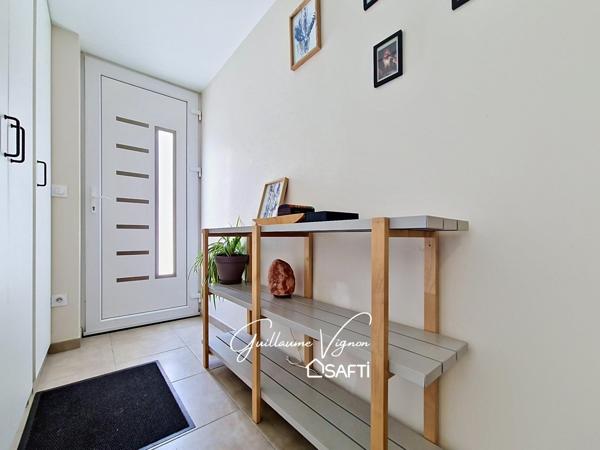 Maison rénovée avec terrasse aux portes de Lyon