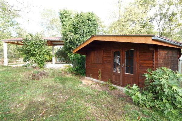 GRANDE VILLA AVEC TERRAIN ATTENNAT DE 2770 m²