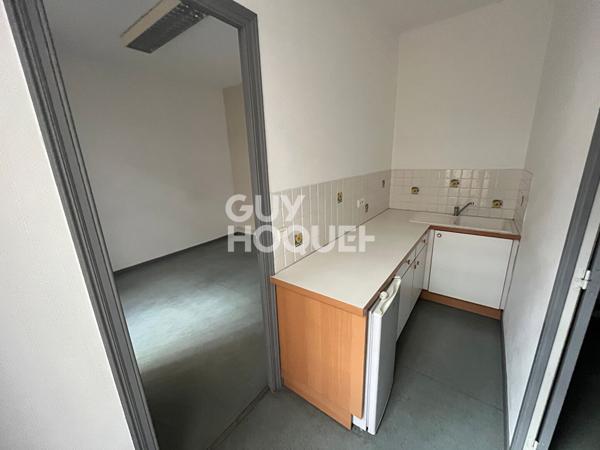 À vendre ? Spacieux local professionnel à fort potentiel dans le quartier prisé de l'Espace Méditerranée à Perpignan