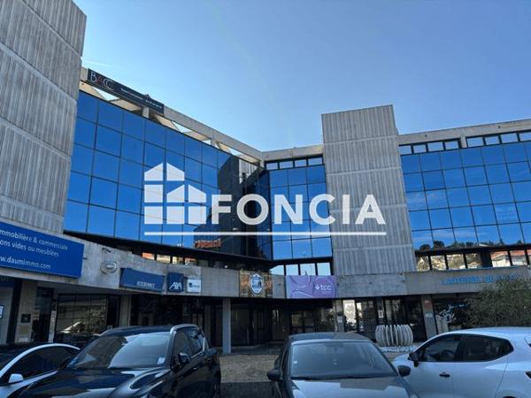 Location Local commercial 2 pièces 50.7 m² - 154 AVENUE DE CANNES Mandelieu 06210