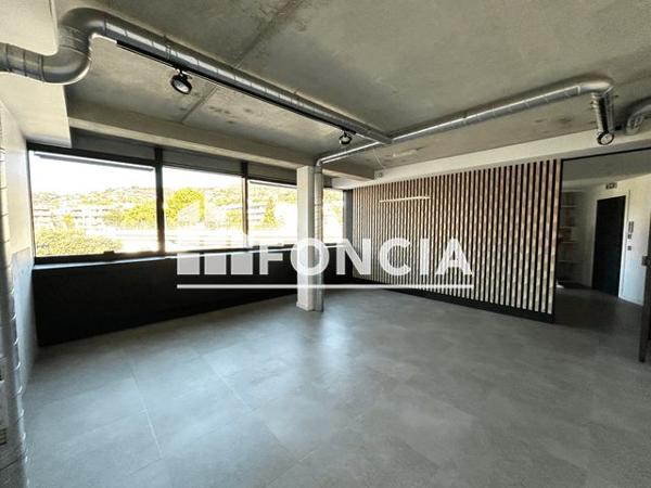 Location Local commercial 2 pièces 50.7 m² - 154 AVENUE DE CANNES Mandelieu 06210