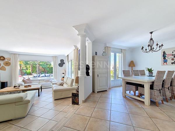 Maison Gouvieux 280M² habitables, jardin 2150 m² avec piscine