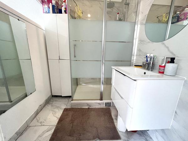 MERU - Maison de ville - 6 pièces - 116m²