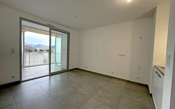 Appartement à vendre    2 pièces • 37 m2 Marseille 8