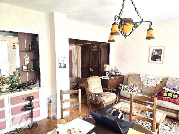 Appartement 4 pièces de 79 m² avec deux balcons, garage et cave – Vichy, Quartier de France