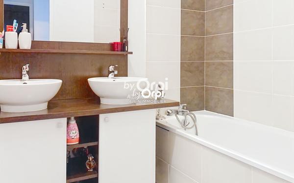 Appartement à vendre    3 pièces •  Montluçon