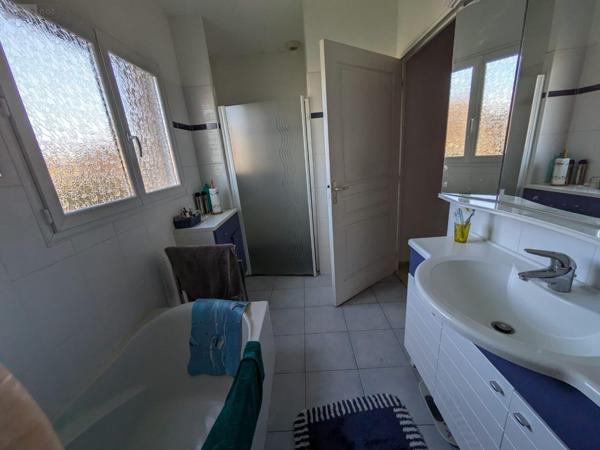 Maison à vendre à Changé dans la Sarthe (72560), ref : CHM65