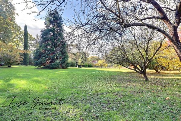 PROPRIÉTÉ, DÉPENDANCES ET TENNIS SUR 2 HECTARES