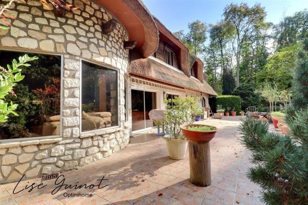 PROPRIÉTÉ, DÉPENDANCES ET TENNIS SUR 2 HECTARES