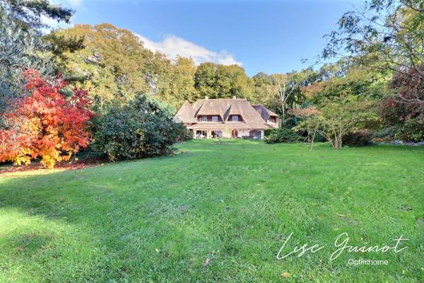 PROPRIÉTÉ, DÉPENDANCES ET TENNIS SUR 2 HECTARES