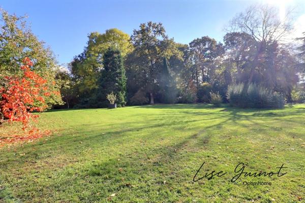 PROPRIÉTÉ, DÉPENDANCES ET TENNIS SUR 2 HECTARES