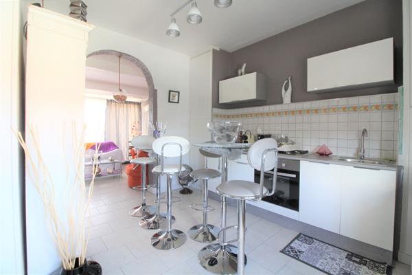 A vendre secteur Barnabé à Boulazac Isle Manoire, maison type 6 avec terrasses