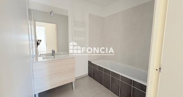 Location Appartement 3 pièces 60.5 m² - Monteux 84170