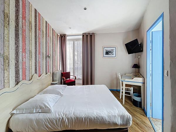 Immeuble Manosque 26 pièces 630 m²  habitables plus caves et garage