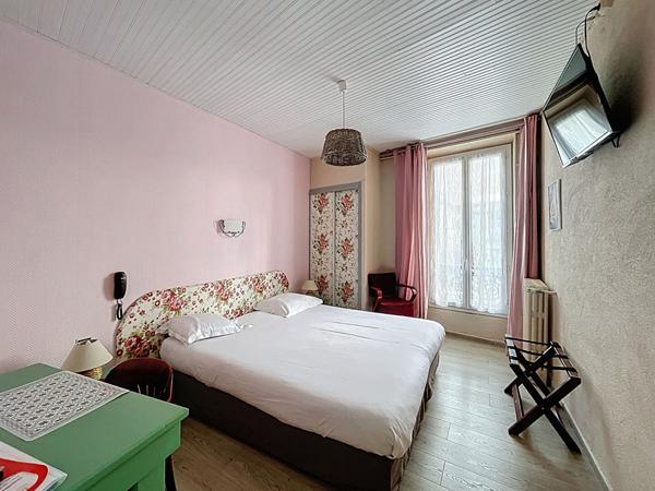 Immeuble Manosque 26 pièces 630 m²  habitables plus caves et garage