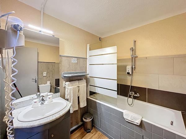 Immeuble Manosque 26 pièces 630 m²  habitables plus caves et garage