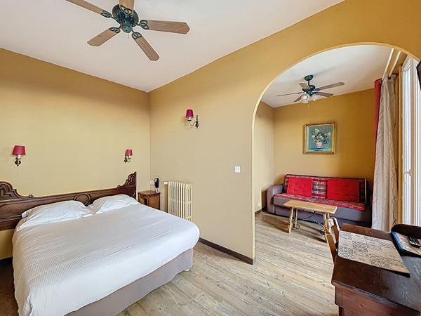 Immeuble Manosque 26 pièces 630 m²  habitables plus caves et garage