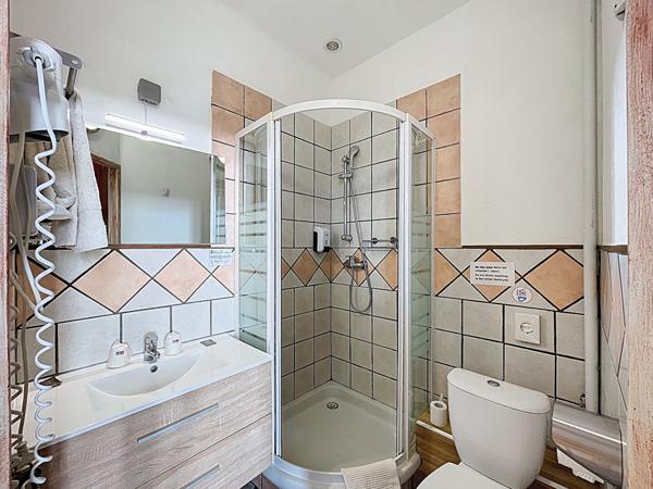 Immeuble Manosque 26 pièces 630 m²  habitables plus caves et garage