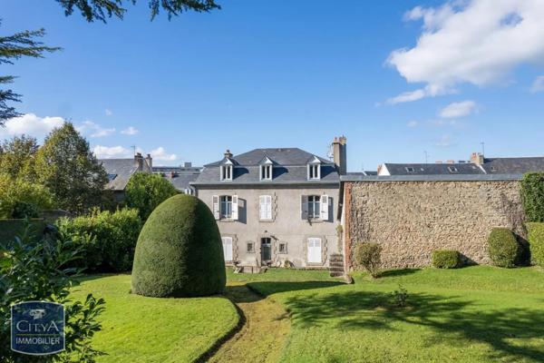 Vente demeure 10 pièces de 365m²