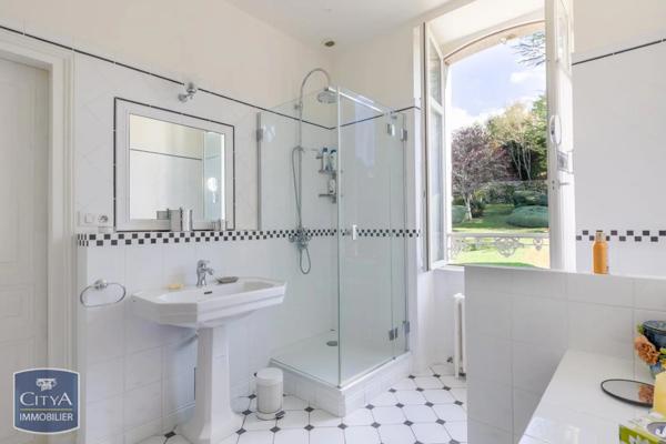 Vente demeure 10 pièces de 365m²