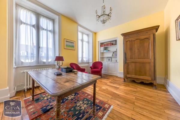 Vente demeure 10 pièces de 365m²