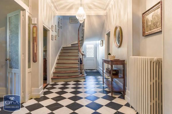 Vente demeure 10 pièces de 365m²