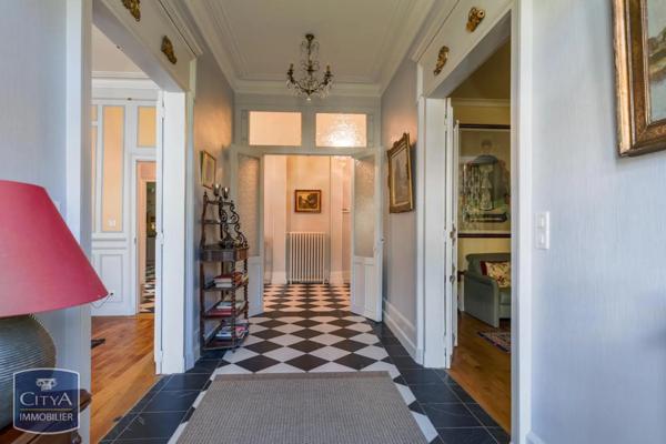 Vente demeure 10 pièces de 365m²