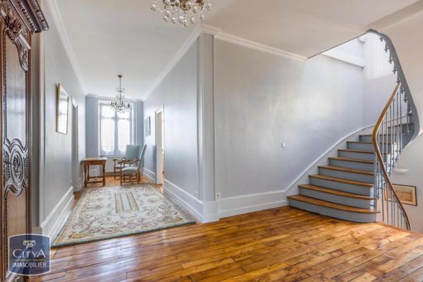 Vente demeure 10 pièces de 365m²