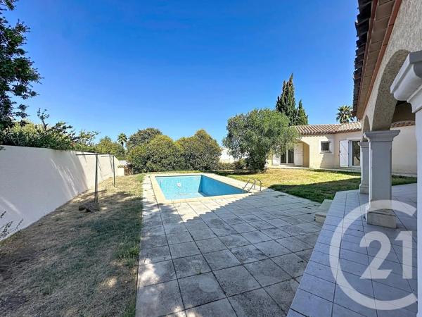 Maison à vendre  6 pièces - 211,70 m 2   AGDE  - 34