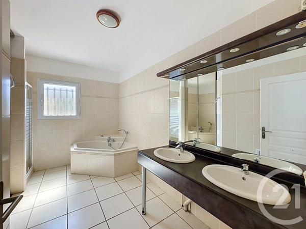 Maison à vendre  6 pièces - 211,70 m 2   AGDE  - 34