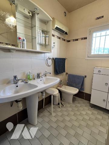 Maison à vendre 8p+C – Grenoble (secteur L.Jouhaux / Marcel Cachin)175 m² – 2 logements possibles