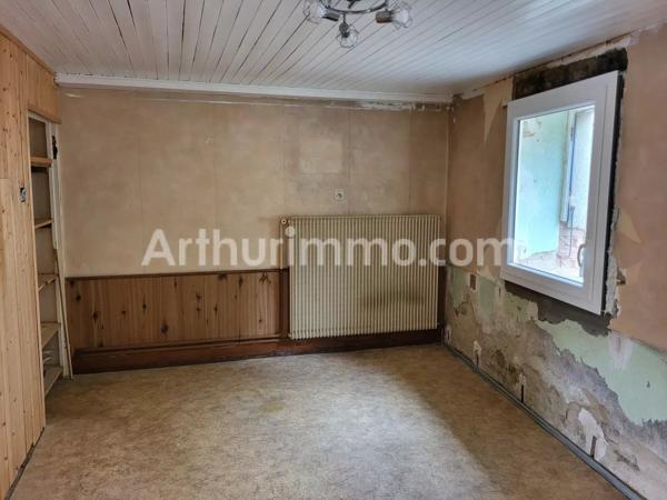 Vente                                                      Maison de village
                        
                     3 pièces                      71 m2                     à Saint-Julien-Molin-Molette