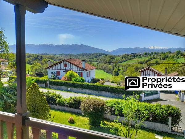 Maison de caractère avec panorama exceptionnel sur les Pyrénées