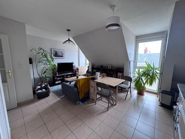 Location appartement T2 - 44m² au sol - 38.75m² carrez
