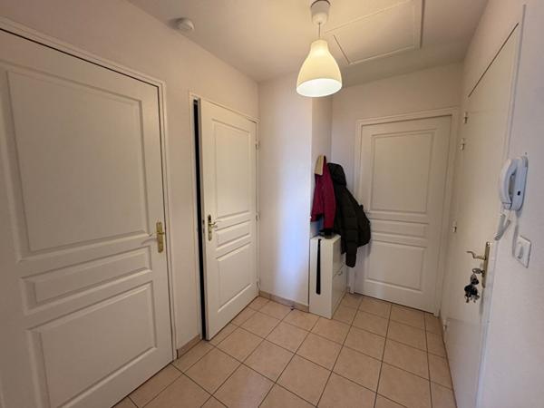 Location appartement T2 - 44m² au sol - 38.75m² carrez