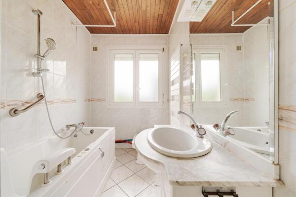 Jolie maison de plain-pied, 95 m² sur sous-sol avec 3 chambres