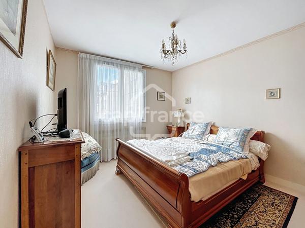 Appartement T4 aux Prébendes 115 m2 avec place de parking