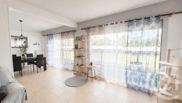 Appartement F3 à vendre  4 pièces - 90,29 m 2   MOULINS  - 03