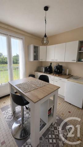 Appartement F3 à vendre  4 pièces - 90,29 m 2   MOULINS  - 03