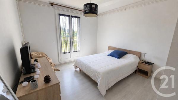 Appartement F3 à vendre  4 pièces - 90,29 m 2   MOULINS  - 03