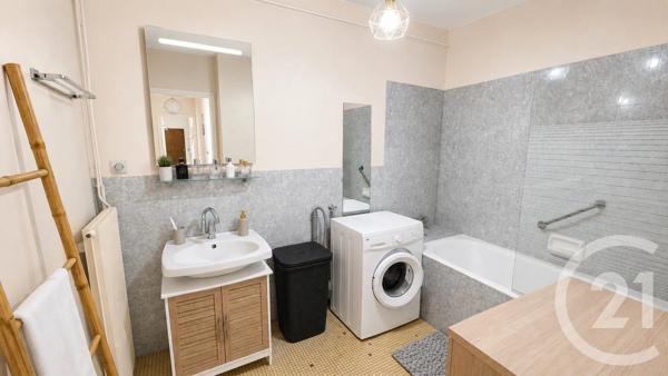 Appartement F3 à vendre  4 pièces - 90,29 m 2   MOULINS  - 03